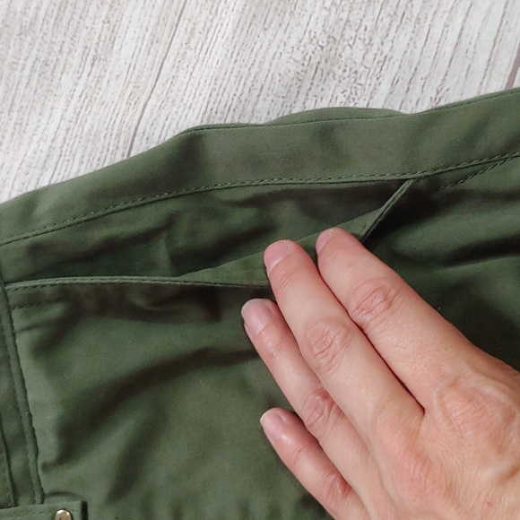 WHITE HOUSE BLACK MARKET SAGE GREEN PENCIL SKIRT - Picture 4 of 9